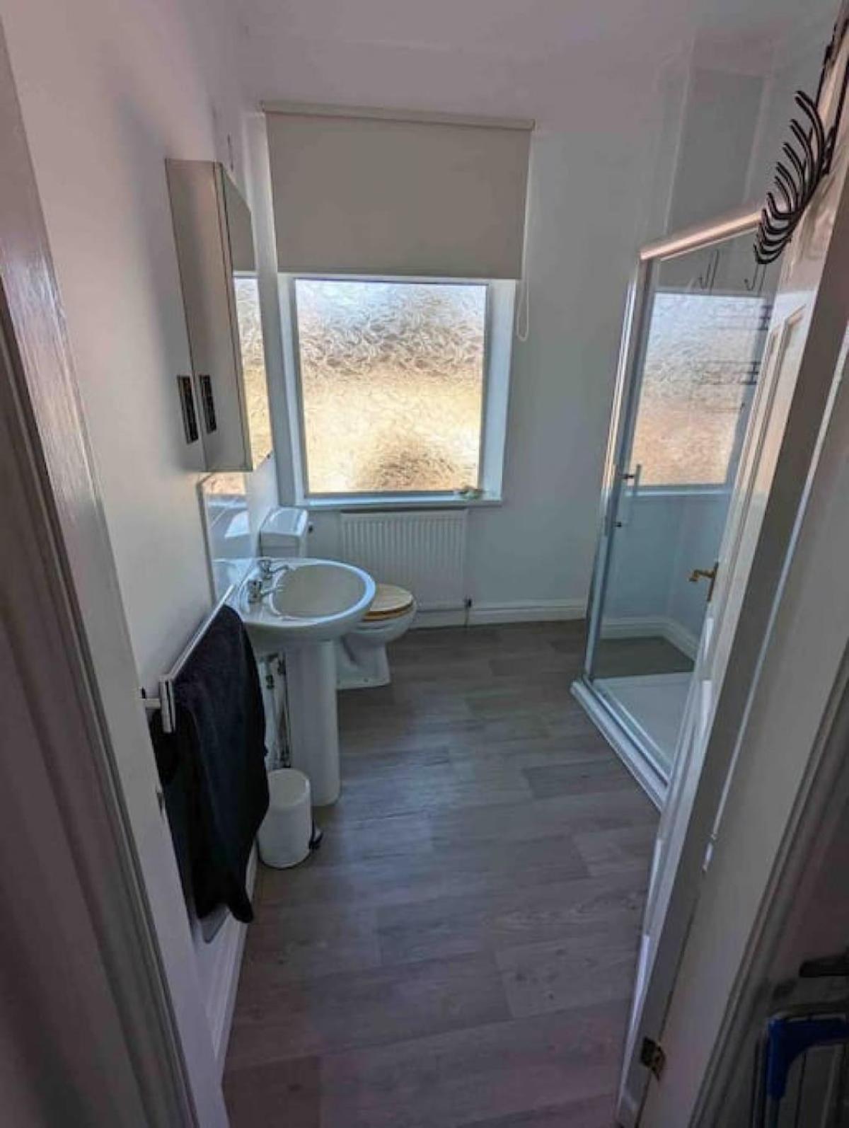 3 Bedrooms & 2 Showers - Home From Home Newcastle-under-Lyme Dış mekan fotoğraf